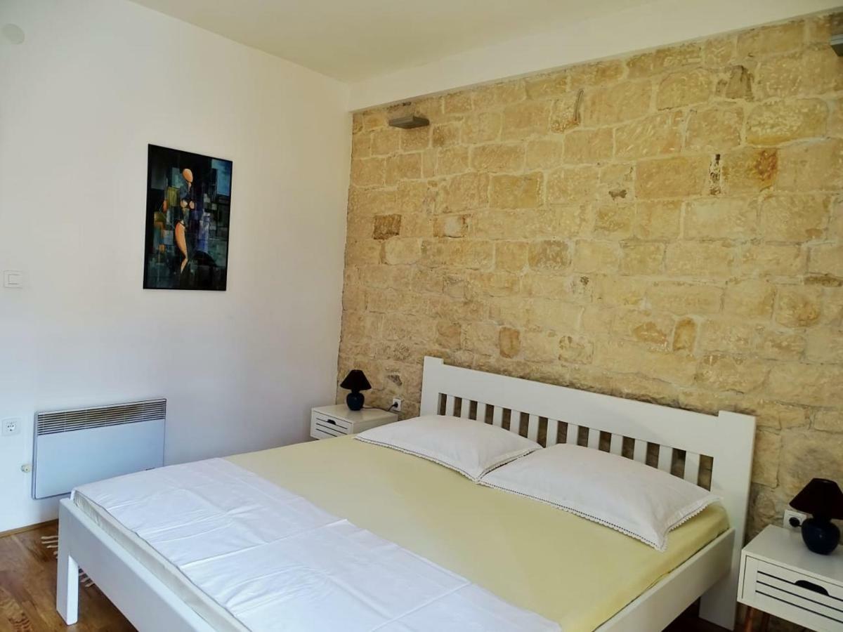 Apartment Naita Sinj Exterior foto